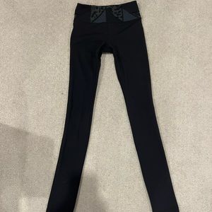 Lululemon black leggings with camo print waistband